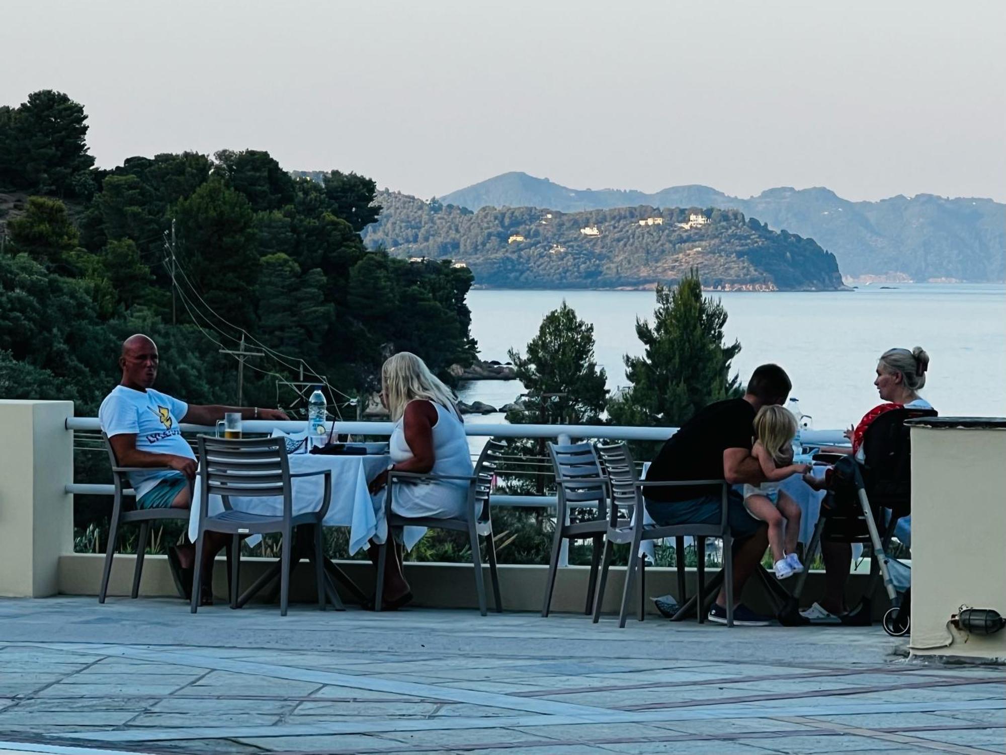 Kanapitsa Mare Hotel Экстерьер фото